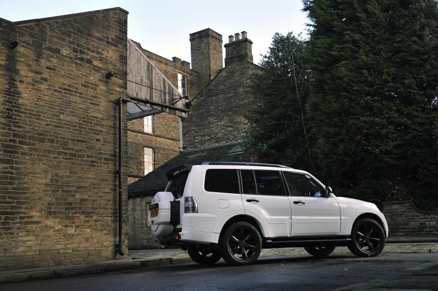  Mitsubishi Shogun Black 2012 года  (UK) (фото 81 из 85)